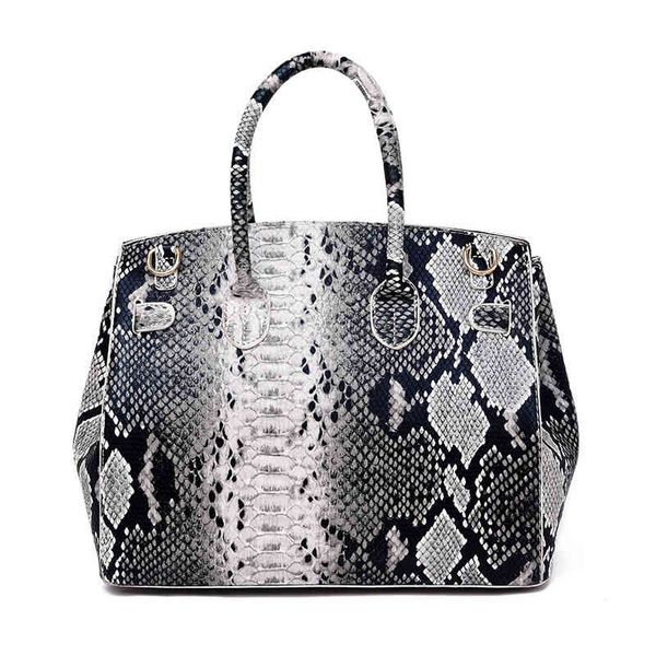 ladies fashion personality trend new brand bag wholesale women's pattern large handbag luxury versatile one shoulder
ladies fashion personality trend new brand bag wholesale women's pattern large handbag luxury versatile one shoulder