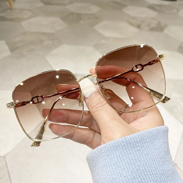 new oversized square metal frame sunglass vintage fashion trendy gradient colorful men women eyewear brand digner shad, White;black
new oversized square metal frame sunglass vintage fashion trendy gradient colorful men women eyewear brand digner shad, White;black