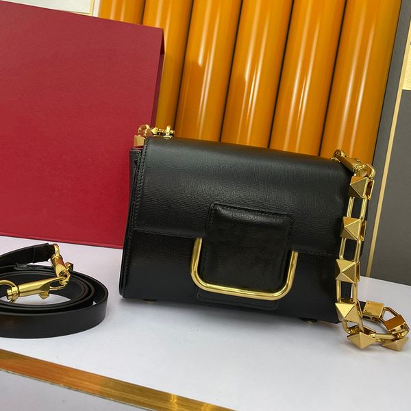 designer shoulder crossbody bags leather metal logo chain multifunctional handbags women's new fashion bags
designer shoulder crossbody bags leather metal logo chain multifunctional handbags women's new fashion bags