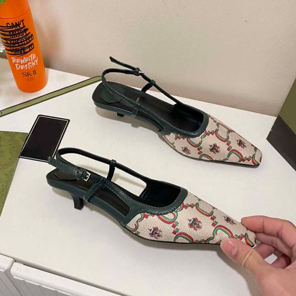luxurys designers sandals for women fashion classic floral brocade high heel leather rubber heatshoes platform flip flops gear bottoms beach, Black
luxurys designers sandals for women fashion classic floral brocade high heel leather rubber heatshoes platform flip flops gear bottoms beach, Black