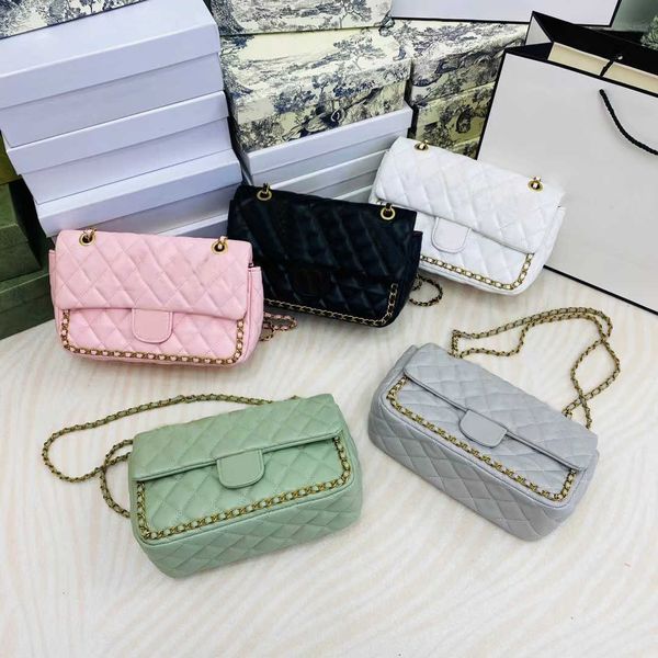 2022 retro patent quilted flap chain bag cross body shoulder bags designers purses handbag vintage messenger backpack party clutch hand bag
2022 retro patent quilted flap chain bag cross body shoulder bags designers purses handbag vintage messenger backpack party clutch hand bag