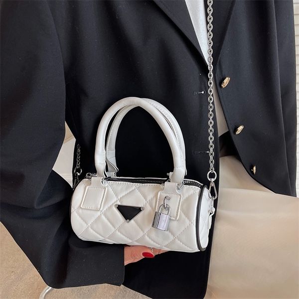 factory online sales lingge cylinder women's 2022 fashion new boston pillow single shoulder messenger portable small bag
factory online sales lingge cylinder women's 2022 fashion new boston pillow single shoulder messenger portable small bag