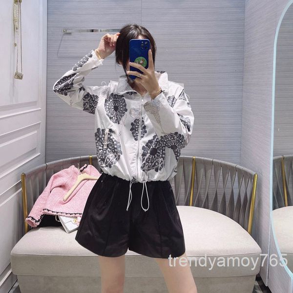 women's jackets rope printed short hooded jacket handsome casual loose flight jacket spring and autumn high end, Black;brown
women's jackets rope printed short hooded jacket handsome casual loose flight jacket spring and autumn high end, Black;brown