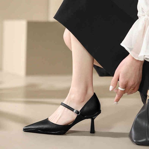 sandals simple and fashionable one line buckle pointed thin heel sandals summer korean baotou baoheel women soi8, Black
sandals simple and fashionable one line buckle pointed thin heel sandals summer korean baotou baoheel women soi8, Black