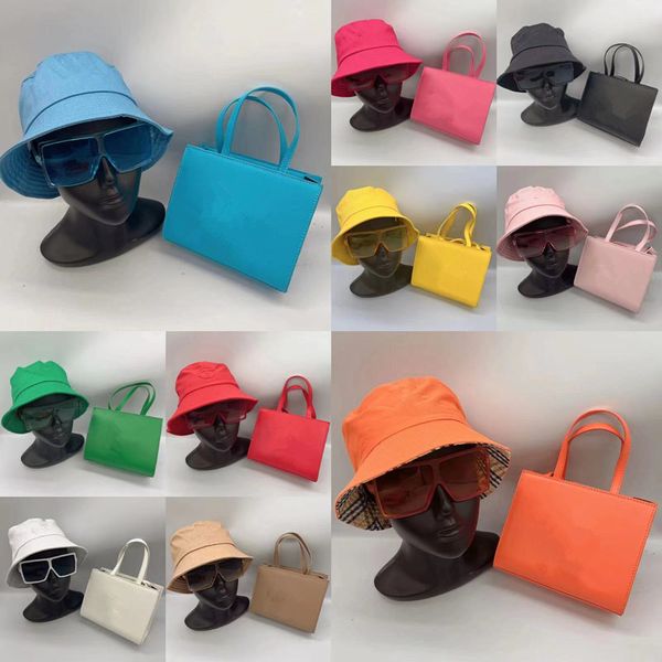 2022 women tfar bags leather handbags vintage crossbody for women solid chains shoulder bag female sac a main new
2022 women tfar bags leather handbags vintage crossbody for women solid chains shoulder bag female sac a main new