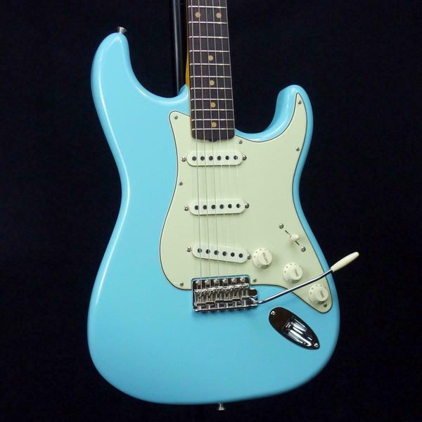 vintage custom 1959 st nos daphne blue electric guitar
vintage custom 1959 st nos daphne blue electric guitar