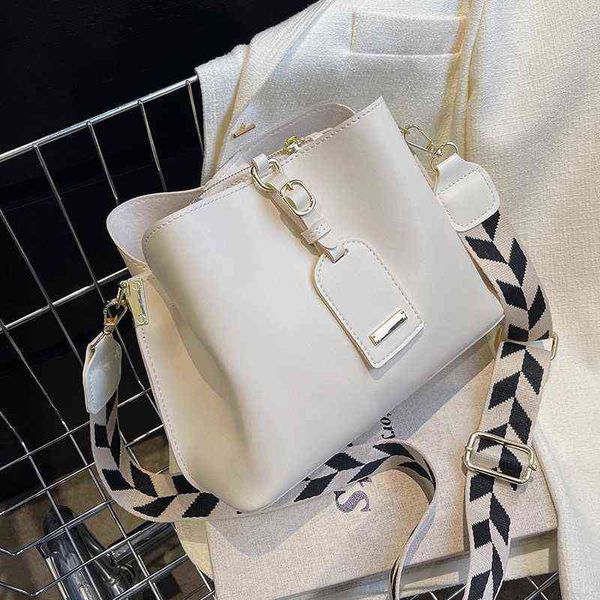 fashion vintage bucket crossbody messenger sling bags for women 2022 simple small designer lady luxury brand shoulder handbags p g220509
fashion vintage bucket crossbody messenger sling bags for women 2022 simple small designer lady luxury brand shoulder handbags p g220509