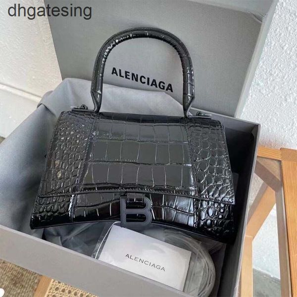 vintage bag bags home balencaigass 2022 shoulder ersatile designer leather crocodile hourglass diagonal b-shaped portable wps4
vintage bag bags home balencaigass 2022 shoulder ersatile designer leather crocodile hourglass diagonal b-shaped portable wps4