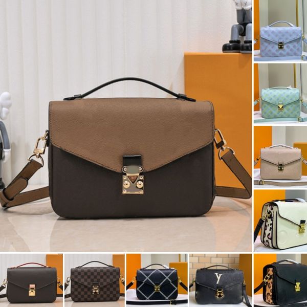 metis handbag women crossbody bag flap shoulder bags messenger postman bag gradient embossed letters hardware buckle genuine leather wallet
metis handbag women crossbody bag flap shoulder bags messenger postman bag gradient embossed letters hardware buckle genuine leather wallet