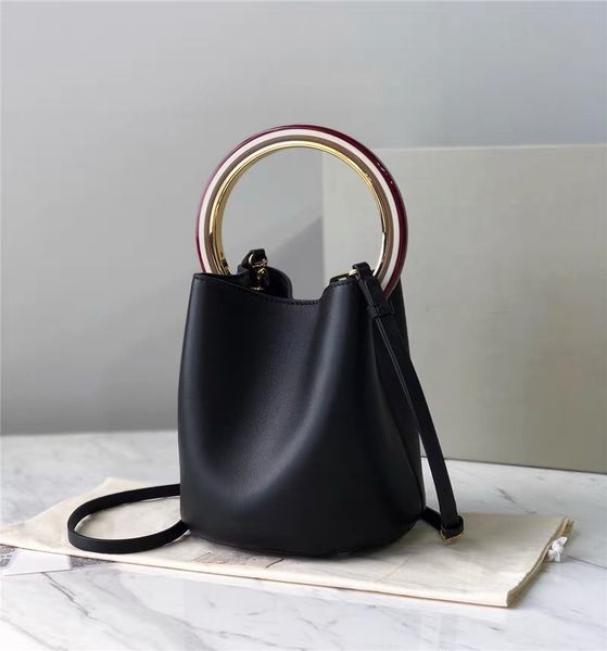 fashion light luxury bucket bag designer marne woven ladies shoulder bag cowhide material pear flower wood round handle
fashion light luxury bucket bag designer marne woven ladies shoulder bag cowhide material pear flower wood round handle