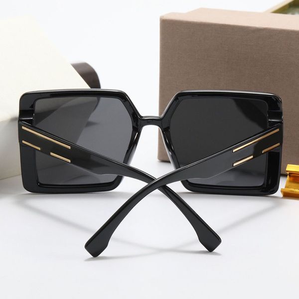 latest signature sunglasses women minimalist square iconic classic design modern casual frame gold finish metal lines matched with various s, White;black
latest signature sunglasses women minimalist square iconic classic design modern casual frame gold finish metal lines matched with various s, White;black