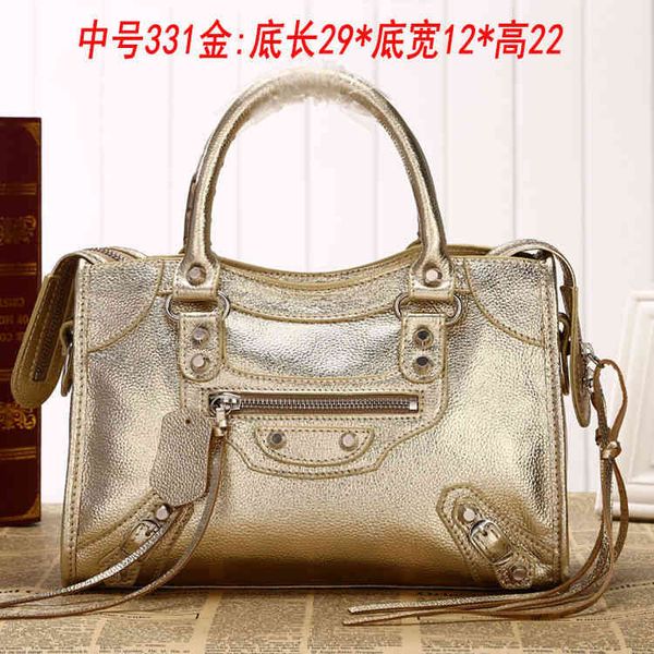 women's cowhide leather first ba layer family locomotive light luxury high-end atmosphere european and american fashion trend facrory
women's cowhide leather first ba layer family locomotive light luxury high-end atmosphere european and american fashion trend facrory