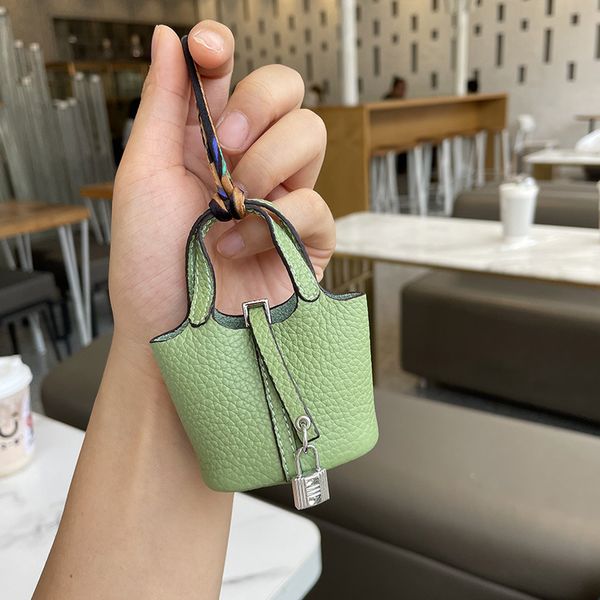luxurys key ring chain case handbags evening bags leather mini basket bag pendant creative headset bag cute bucket key
luxurys key ring chain case handbags evening bags leather mini basket bag pendant creative headset bag cute bucket key