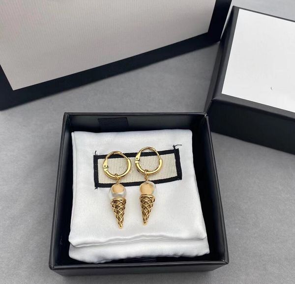 fashion gold women designer double letter stud luxury geometric crystal heart-shaped couple zircon cute earrings for lady wedding hoop jewer, Golden;silver
fashion gold women designer double letter stud luxury geometric crystal heart-shaped couple zircon cute earrings for lady wedding hoop jewer, Golden;silver