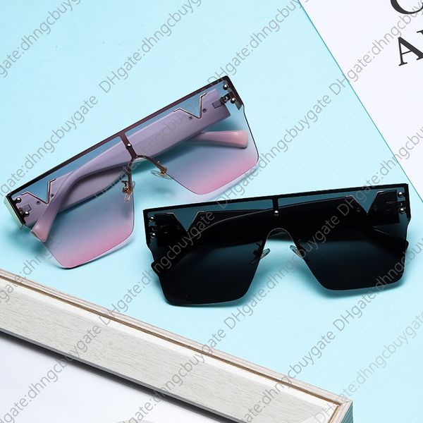 fashion double designer v sunglasses mens and womens same glasses rivet integrated personalized versatile street shooting medusa sunglasses, White;black
fashion double designer v sunglasses mens and womens same glasses rivet integrated personalized versatile street shooting medusa sunglasses, White;black