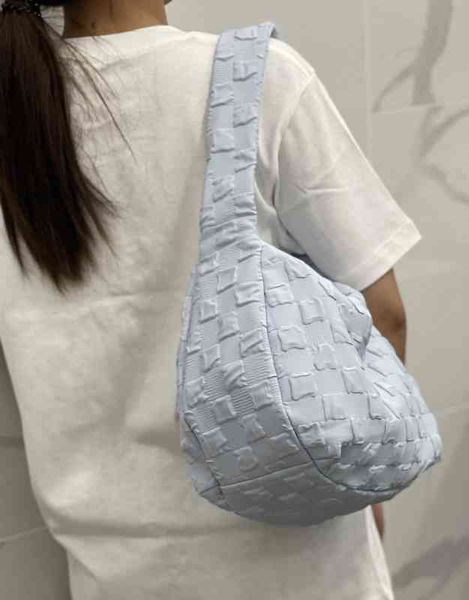 this year's popular bag women's 2022 summer oxford butot high texture versatile one shoulder armpit
this year's popular bag women's 2022 summer oxford butot high texture versatile one shoulder armpit