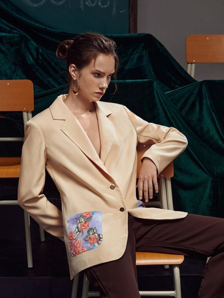 x abrar zenkawi floral print dual pocket cut out buckled belt back blazer f2xb#, White
x abrar zenkawi floral print dual pocket cut out buckled belt back blazer f2xb#, White