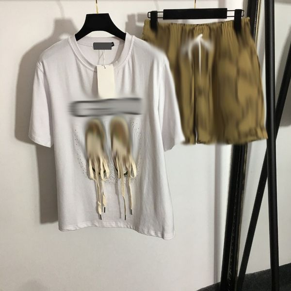 512 2022 milan style spring summer brand same style two pieces sets crew neck flora print short pants empire short sleeve white womens cloth
512 2022 milan style spring summer brand same style two pieces sets crew neck flora print short pants empire short sleeve white womens cloth