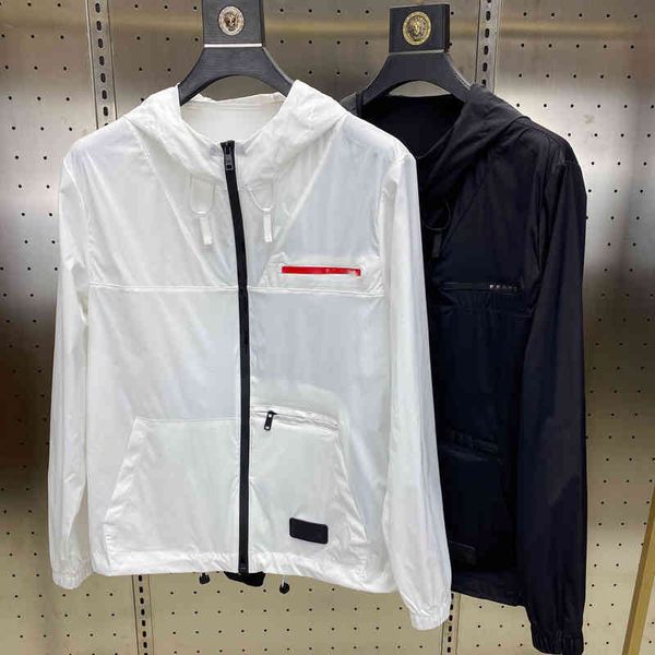 europe and the united states new hooded jacket 2022 selling pda tide brand sunscreen waterproof thin windbreaker fashion high quality, Black;brown
europe and the united states new hooded jacket 2022 selling pda tide brand sunscreen waterproof thin windbreaker fashion high quality, Black;brown