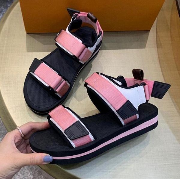 2022 new designer women sandals bom dia flat mule slipper patent canvas men beach slides rubber soles summer flip flops with box, Black
2022 new designer women sandals bom dia flat mule slipper patent canvas men beach slides rubber soles summer flip flops with box, Black