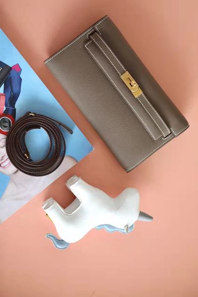 new fashion casual palm leather ladies evening bags versatile one shoulder across the evening bag designer niche design armpit handbag
new fashion casual palm leather ladies evening bags versatile one shoulder across the evening bag designer niche design armpit handbag