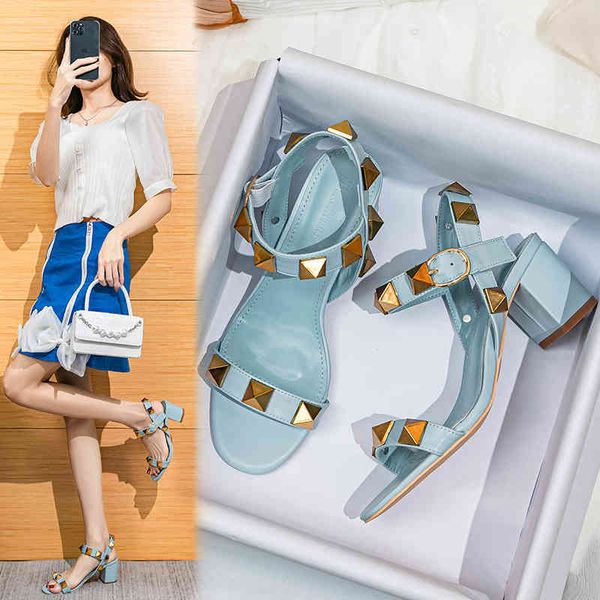 shoes women's 2022 summer new roman style leisure high heels women's sandals wear slippers women's thick heels, Black
shoes women's 2022 summer new roman style leisure high heels women's sandals wear slippers women's thick heels, Black