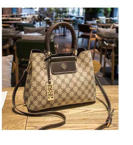 new women's bag 2022 new summer versatile messenger large capacity printed portable shoulder handbags design deals
new women's bag 2022 new summer versatile messenger large capacity printed portable shoulder handbags design deals