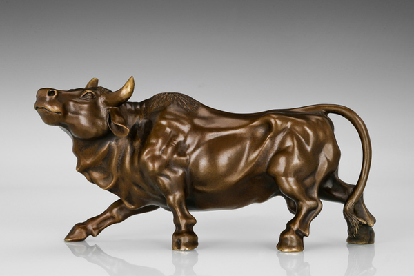 bronze bull statue sculpture modern lucky animal art casting brass classy business gift office table decoration, Silver
bronze bull statue sculpture modern lucky animal art casting brass classy business gift office table decoration, Silver