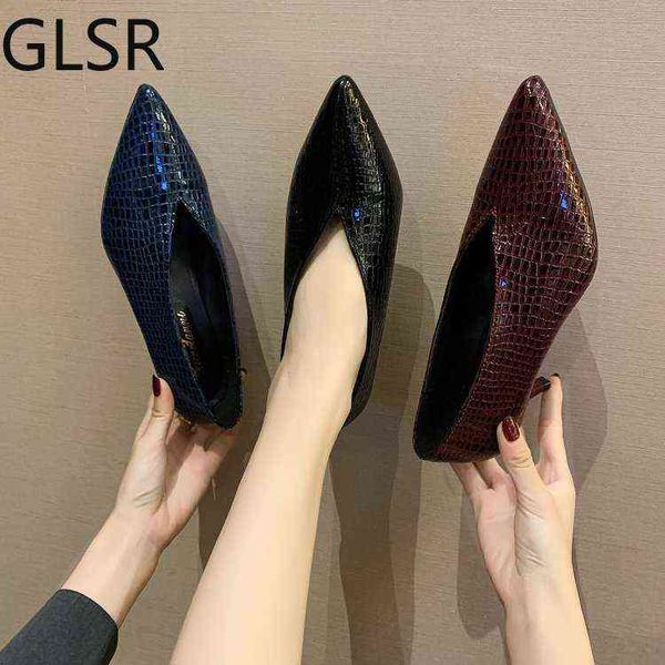 sandals pointy v-neck patent-leather single women shoes high heels spring versatile retro chunky zapatos de mujer black 220623
sandals pointy v-neck patent-leather single women shoes high heels spring versatile retro chunky zapatos de mujer black 220623