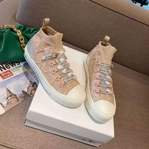 brand women designer casual shoes mesh breathable all-match canvas sneakers embroidery printed stylist shoe alphabet trainers size 35-40, Black
brand women designer casual shoes mesh breathable all-match canvas sneakers embroidery printed stylist shoe alphabet trainers size 35-40, Black