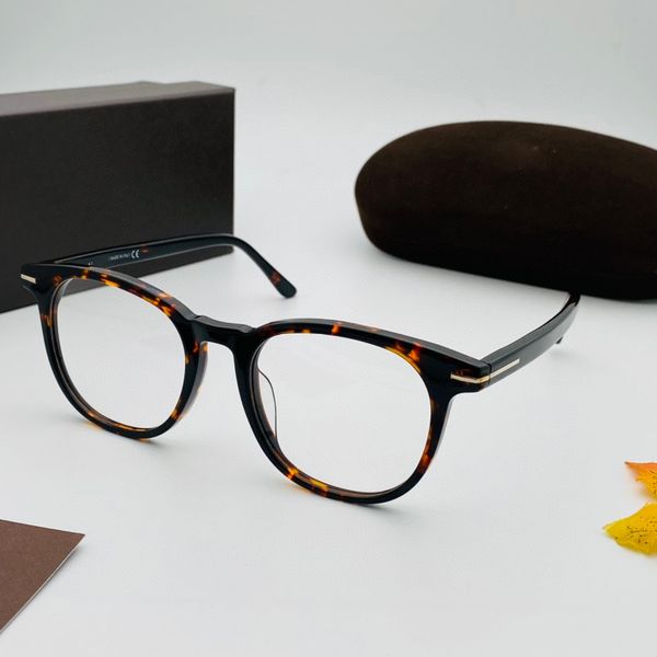 womens eyeglasses frame clear lens men sun gasses fashion style protects eyes uv400 with case 5754, Silver
womens eyeglasses frame clear lens men sun gasses fashion style protects eyes uv400 with case 5754, Silver