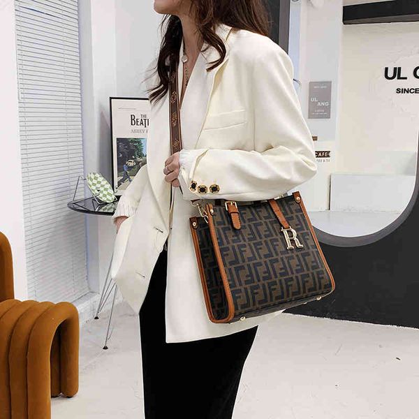 fashion women's new high-quality versatile bag luxury designer 2022 fashion high-capacity tote one shoulder hand old flower msenger
fashion women's new high-quality versatile bag luxury designer 2022 fashion high-capacity tote one shoulder hand old flower msenger