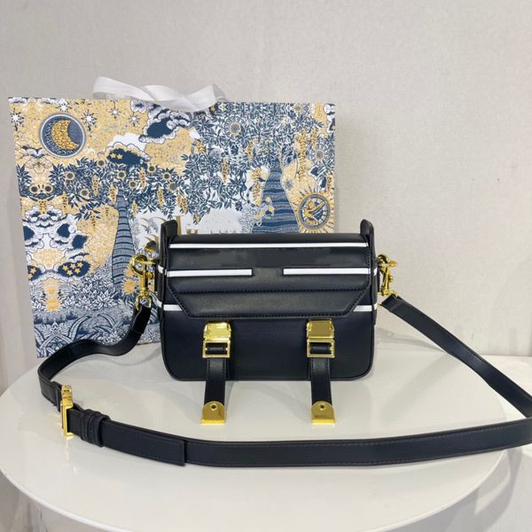 stylish womens shoulder bag with lock buckle closure classic black pvc ladies shoulders bags fashion simple casual girl essentials, Red;black
stylish womens shoulder bag with lock buckle closure classic black pvc ladies shoulders bags fashion simple casual girl essentials, Red;black