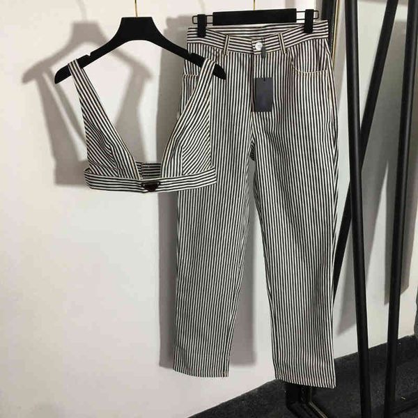 womens bra pants set letter triangle stripes sling lingerie high waist denim pants grey slim fit handsome pr..da brand, Red;black
womens bra pants set letter triangle stripes sling lingerie high waist denim pants grey slim fit handsome pr..da brand, Red;black