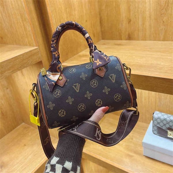 clearance 62% off fashion printed silk scarf portable single shoulder foreign style bag boston bag
clearance 62% off fashion printed silk scarf portable single shoulder foreign style bag boston bag