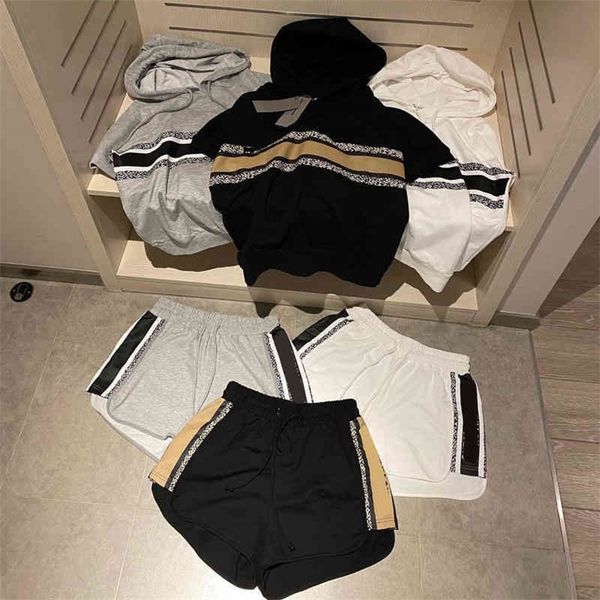 2022 factory wholesale new women's leopard print casual fashion short sleeve shorts pants suit color matching stripe qingdao kaqu, White
2022 factory wholesale new women's leopard print casual fashion short sleeve shorts pants suit color matching stripe qingdao kaqu, White