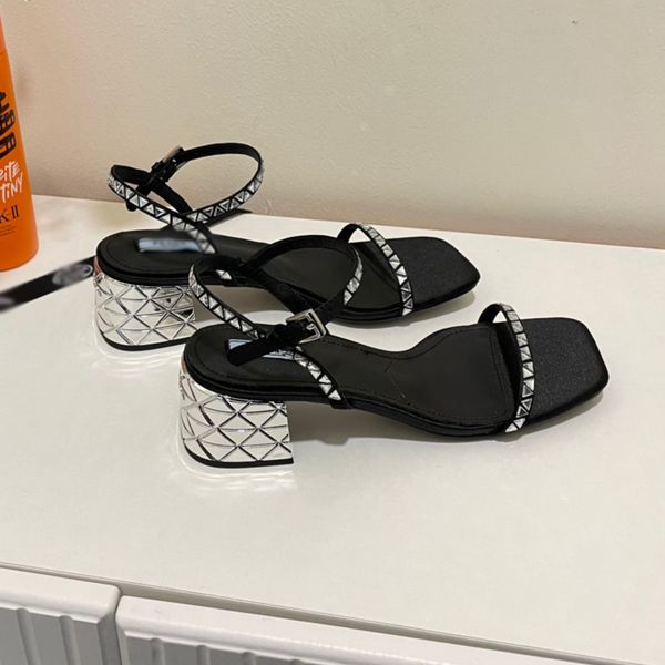 women's thick heel high-quality designer bag heel shoes, women's sandals, metal decorative rubber flat-bottomed non-slip classic s, Black
women's thick heel high-quality designer bag heel shoes, women's sandals, metal decorative rubber flat-bottomed non-slip classic s, Black