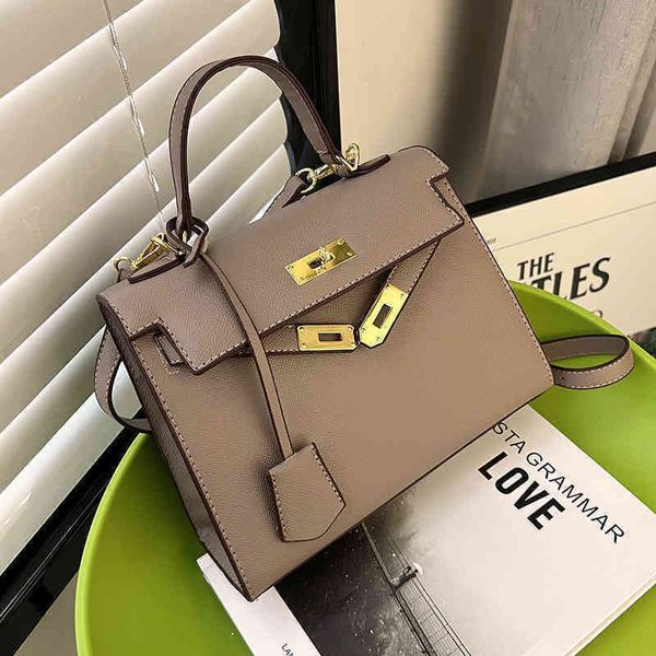 luxury shoulder handbags bag 2022 small fashion high-grade one women's messenger versatile ins foreign style kelys handbag
luxury shoulder handbags bag 2022 small fashion high-grade one women's messenger versatile ins foreign style kelys handbag