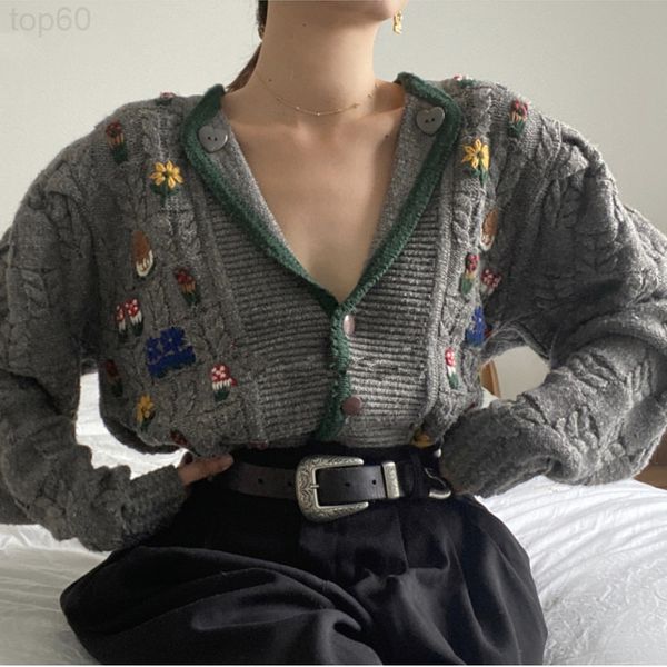 women's sweaters designer design sense embroidery v-neck knitted cardigan women's 2021 new early autumn foreign style aging 7j7o, White;black
women's sweaters designer design sense embroidery v-neck knitted cardigan women's 2021 new early autumn foreign style aging 7j7o, White;black