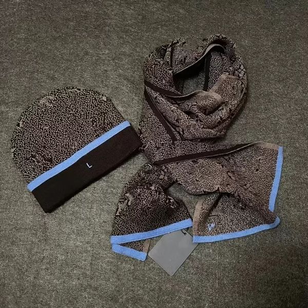 2022 fashion bsilk scarf 4 seasonal scarves men's and women's long-necked clover scarfs 3 colors available, Blue;gray
2022 fashion bsilk scarf 4 seasonal scarves men's and women's long-necked clover scarfs 3 colors available, Blue;gray