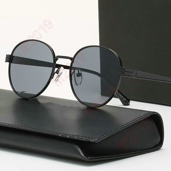 2022 retro baroque round sunglasses for women vintage small round frame fashion luxury designer sun glasses uv400 eyewear trending products, White;black
2022 retro baroque round sunglasses for women vintage small round frame fashion luxury designer sun glasses uv400 eyewear trending products, White;black