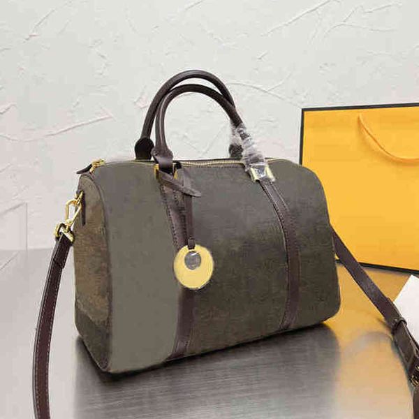 year of the tiger women high capacity gym handbag shoulder leather crossbody female purse designer bag with small pendant 220307
year of the tiger women high capacity gym handbag shoulder leather crossbody female purse designer bag with small pendant 220307
