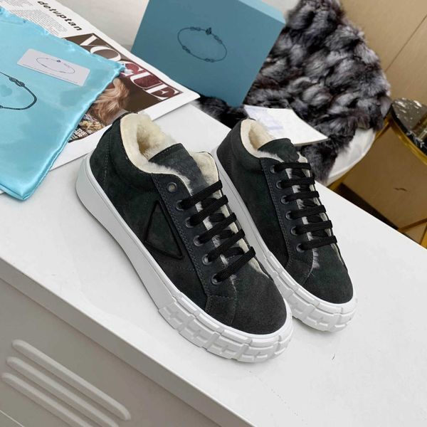 designer wool boots cassetta wheel sneakers fashion suede boot detachable sheepskin coat insole sneaker rubber sole shoes 35, Black
designer wool boots cassetta wheel sneakers fashion suede boot detachable sheepskin coat insole sneaker rubber sole shoes 35, Black