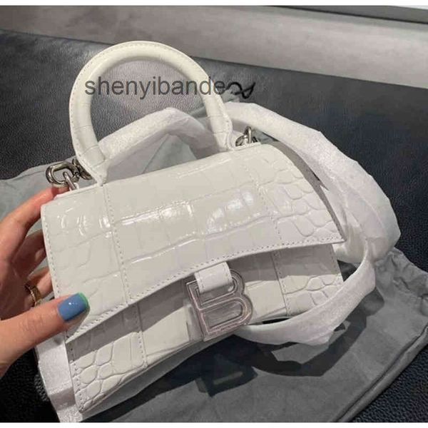 bags luxurys balencigaa'ss hourglass desigener summer 2022 bags b-shaped versatile shoulder messenger vunh
bags luxurys balencigaa'ss hourglass desigener summer 2022 bags b-shaped versatile shoulder messenger vunh