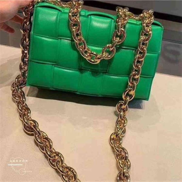 venetas bottegav baodiejia bv22 classic woven pillow bag thick chain one shoulder messenger handbagliof
venetas bottegav baodiejia bv22 classic woven pillow bag thick chain one shoulder messenger handbagliof