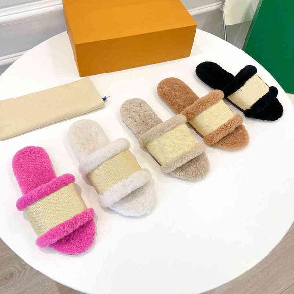 slippers high-quality famous designer women's slippers ladies latest wool winter fur is fluffy and furry, warm comfortable, plush 35-41, Black
slippers high-quality famous designer women's slippers ladies latest wool winter fur is fluffy and furry, warm comfortable, plush 35-41, Black