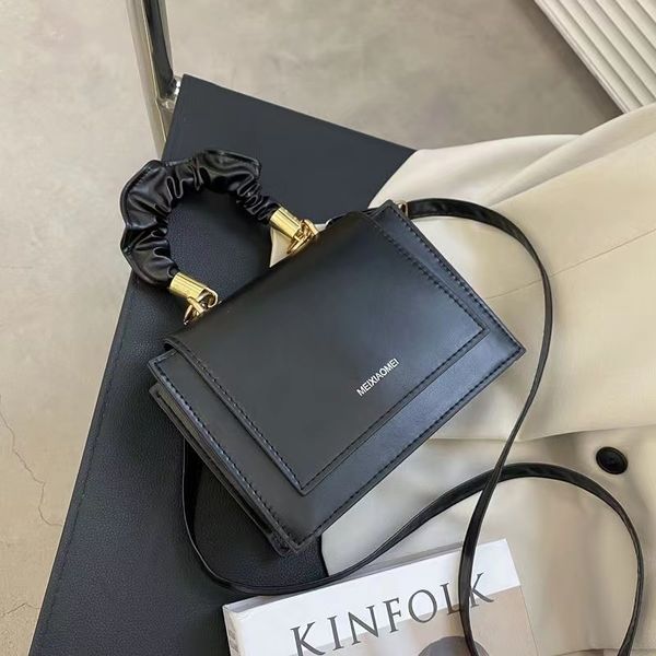 senior sense designer women's bag 2023 new fashion diagonal cross single shoulder pocket bags
senior sense designer women's bag 2023 new fashion diagonal cross single shoulder pocket bags