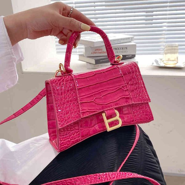 purses sale crocodile pattern foreign style small square bag simple texture portable women's sling one shoulder bag messenger
purses sale crocodile pattern foreign style small square bag simple texture portable women's sling one shoulder bag messenger