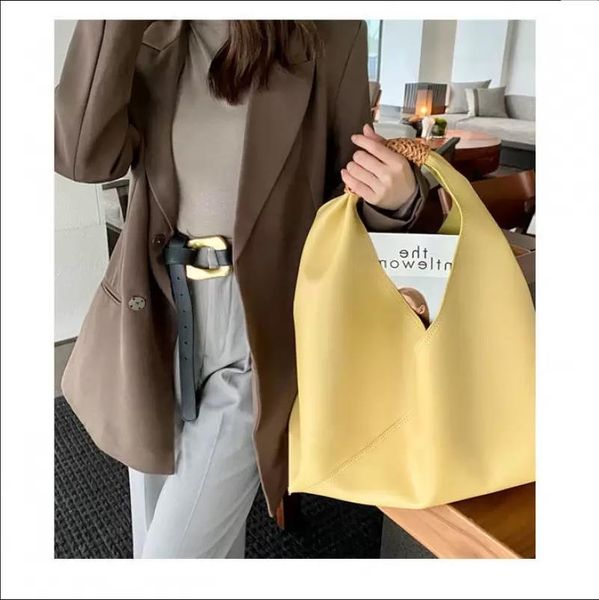 du 8100 new languid is fashion bag 5 shoulder bags comfortable and the large capacity leather handbag
du 8100 new languid is fashion bag 5 shoulder bags comfortable and the large capacity leather handbag