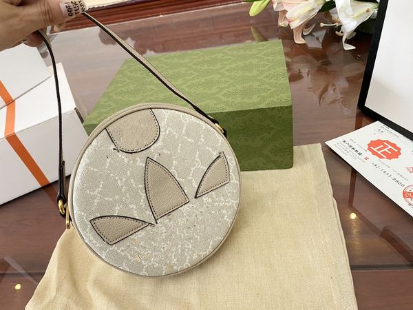 2022 new round clover design messenger bags luxury designer fashion shopping satchels purse handbag woman wallet crossbody satchel canvas pu
2022 new round clover design messenger bags luxury designer fashion shopping satchels purse handbag woman wallet crossbody satchel canvas pu